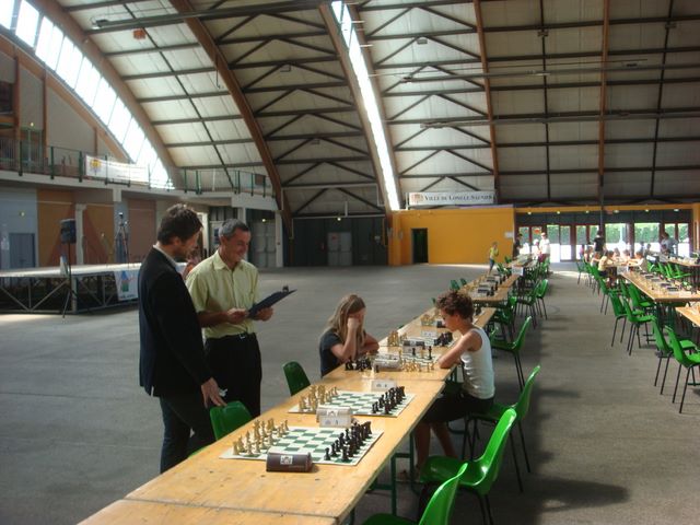 4ième MAXI TOURNOI SCOLAIRE . JUIN 2011 - Echiquier ledonien dsc05265.jpg (large)