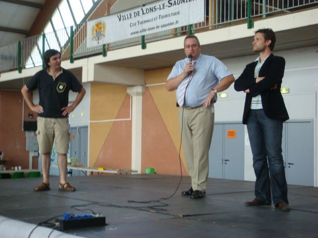 4ième MAXI TOURNOI SCOLAIRE . JUIN 2011 - Echiquier ledonien dsc05292.jpg (large)
