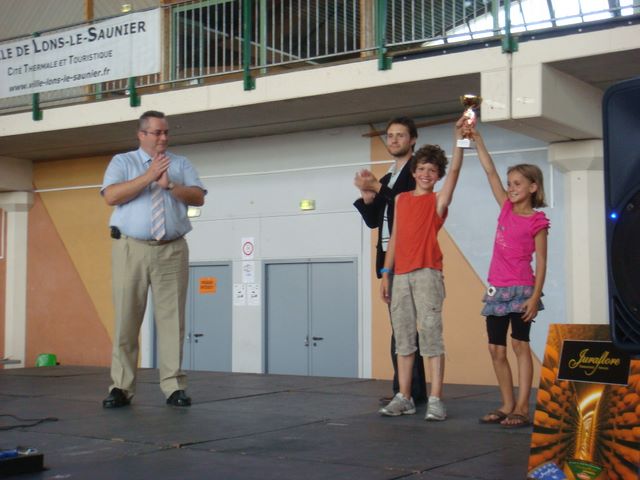 4ième MAXI TOURNOI SCOLAIRE . JUIN 2011 - Echiquier ledonien dsc05295.jpg (large)