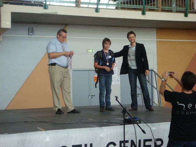 4ième MAXI TOURNOI SCOLAIRE . JUIN 2011 - Echiquier ledonien dsc05301.jpg (large)