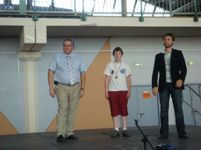 4ième MAXI TOURNOI SCOLAIRE . JUIN 2011 - Echiquier ledonien dsc05304.jpg (large)