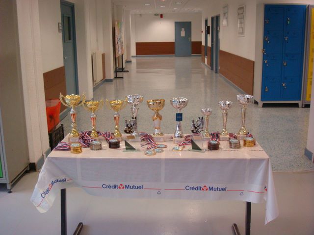 Championnat scolaire Phase academique.Lons le Saunier le 16 mars 2011 - Echiquier ledonien dsc04733.jpg (large)