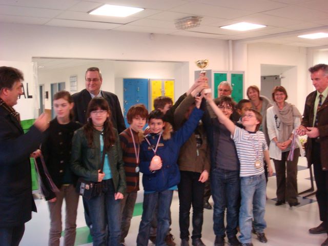 Championnat scolaire Phase academique.Lons le Saunier le 16 mars 2011 - Echiquier ledonien dsc04746.jpg (large)