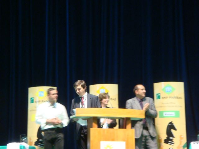 Championnat de France jeunes. Montluçon 2011 - Echiquier ledonien dsc04863.jpg (large)