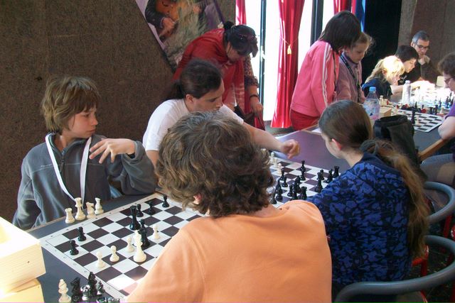 Championnat de France jeunes. Montluçon 2011 - Echiquier ledonien montlucon_050.jpg (large)