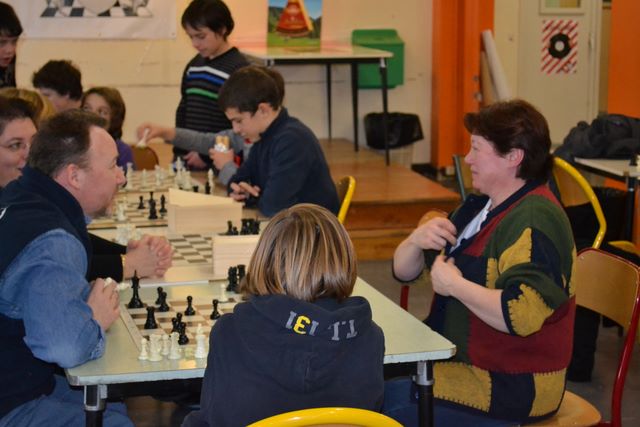 Championnat individuel des jeunes du Jura. 21 & 22 janvier 2012 - Echiquier ledonien championnats_du_jura_21_22_janv_2012_suite_017.jpg (large)