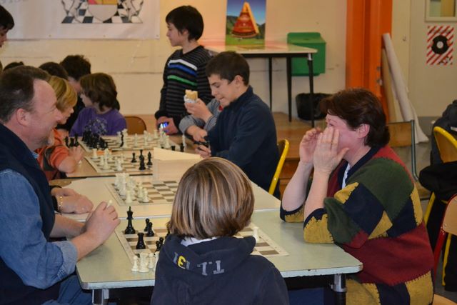 Championnat individuel des jeunes du Jura. 21 & 22 janvier 2012 - Echiquier ledonien championnats_du_jura_21_22_janv_2012_suite_018.jpg (large)