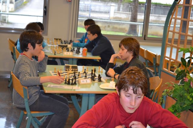 Championnat individuel des jeunes du Jura. 21 & 22 janvier 2012 - Echiquier ledonien championnats_du_jura_21_22_janv_2012_suite_071.jpg (large)