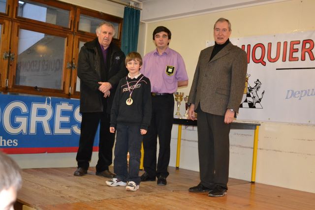Championnat individuel des jeunes du Jura. 21 & 22 janvier 2012 - Echiquier ledonien championnats_du_jura_21_22_janv_2012_suite_130.jpg (large)