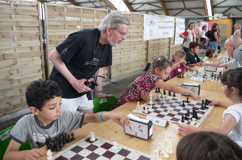 Maxi-Tournoi scolaire d'échecs 2012 - Echiquier ledonien 05_inaug__place_.jpg (large)