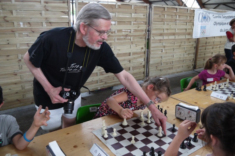 Maxi-Tournoi scolaire d'échecs 2012 - Echiquier ledonien 06_inaug__place_.jpg (large)