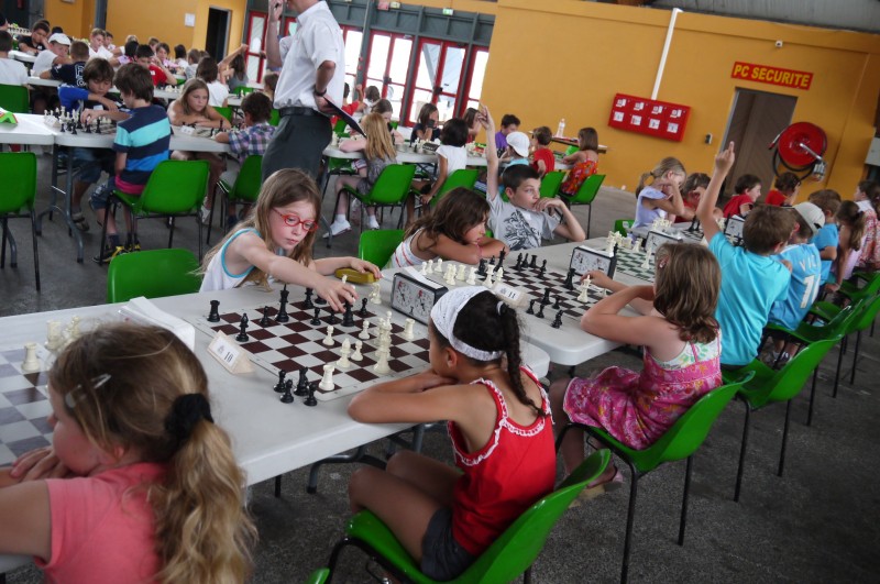 Maxi-Tournoi scolaire d'échecs 2012 - Echiquier ledonien 10_inaug__place_.jpg (large)