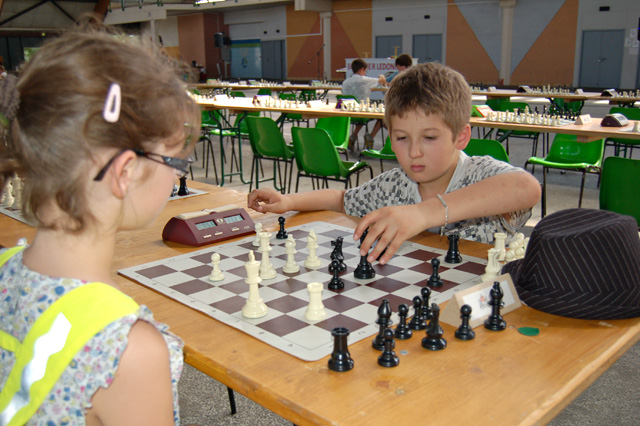 Maxi-Tournoi scolaire d'échecs 2012 - Echiquier ledonien puraparc_2012_533_sc__105_.jpg (large)