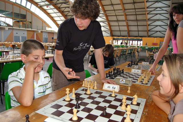 Maxi-Tournoi scolaire d'échecs 2012 - Echiquier ledonien puraparc_2012_533_sc__122_.jpg (large)