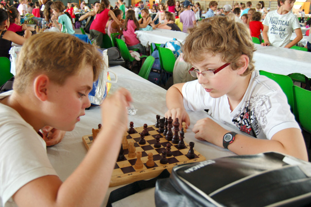 Maxi-Tournoi scolaire d'échecs 2012 - Echiquier ledonien puraparc_2012_533_sc__124_.jpg (large)