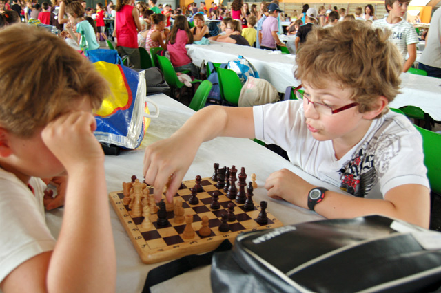 Maxi-Tournoi scolaire d'échecs 2012 - Echiquier ledonien puraparc_2012_533_sc__125_.jpg (large)