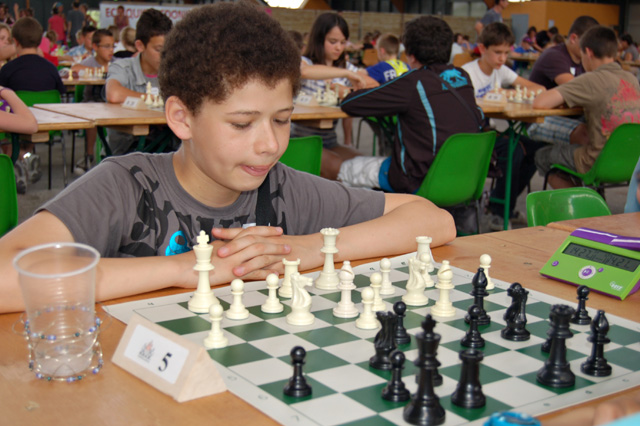 Maxi-Tournoi scolaire d'échecs 2012 - Echiquier ledonien puraparc_2012_533_sc__148_.jpg (large)