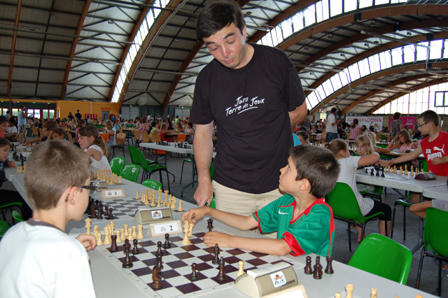 Maxi-Tournoi scolaire d'échecs 2012 - Echiquier ledonien puraparc_2012_533_sc__154_.jpg (large)