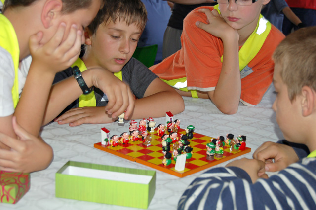 Maxi-Tournoi scolaire d'échecs 2012 - Echiquier ledonien puraparc_2012_533_sc__69_.jpg (large)