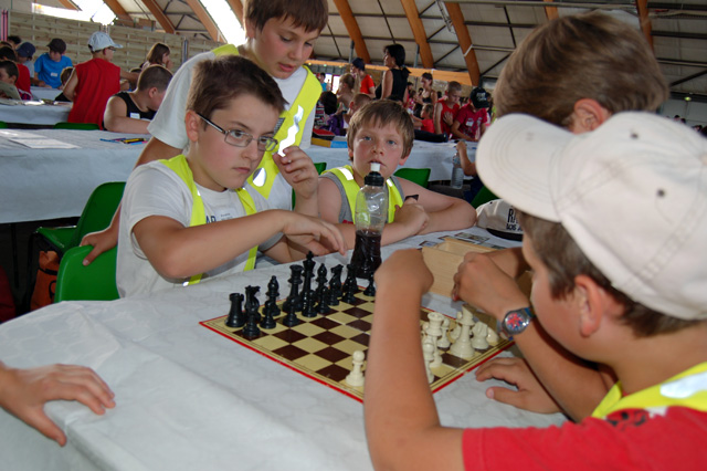 Maxi-Tournoi scolaire d'échecs 2012 - Echiquier ledonien puraparc_2012_533_sc__70_.jpg (large)