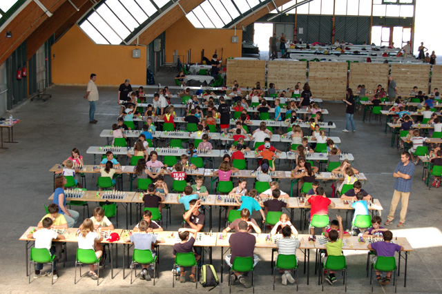 Maxi-Tournoi scolaire d'échecs 2012 - Echiquier ledonien puraparc_2012_533_sc__84_.jpg (large)