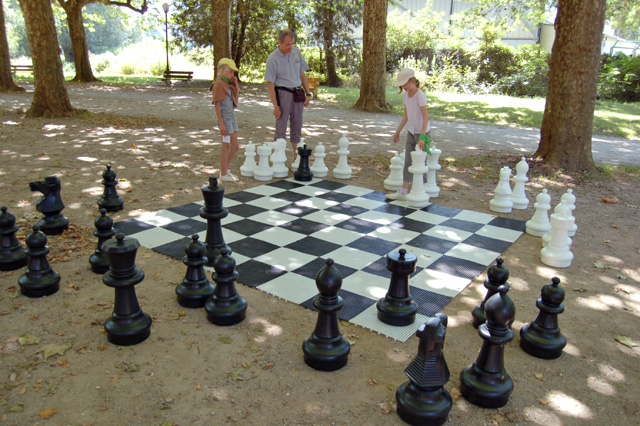 Virvolte.Parc des bains, Lons le Saunier le 25 juillet 2012 - Echiquier ledonien virvolte__6_.jpg (large)