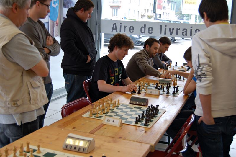 8ème Blitz Renault le 1 juin 2013 - Echiquier ledonien pascal_turle_blitz_renaul_2013__26_.jpg (large)