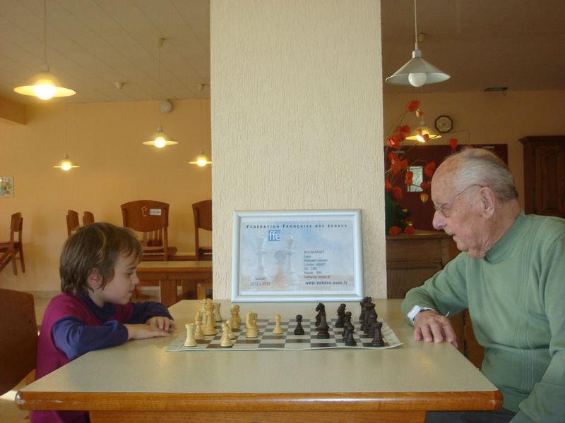 93 ans les séparent , Monsieur Louis Converset fête ses 99 ans ! - Echiquier ledonien dsc06903.jpg (large)