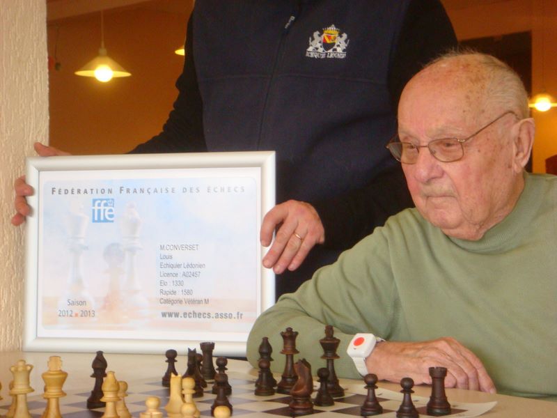 93 ans les séparent , Monsieur Louis Converset fête ses 99 ans ! - Echiquier ledonien dsc06906.jpg (large)