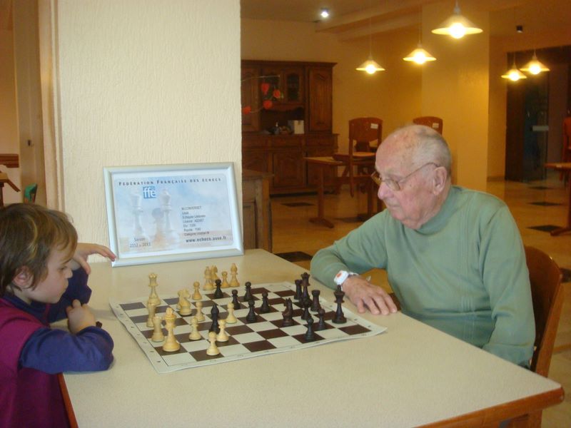 93 ans les séparent , Monsieur Louis Converset fête ses 99 ans ! - Echiquier ledonien dsc06909.jpg (large)