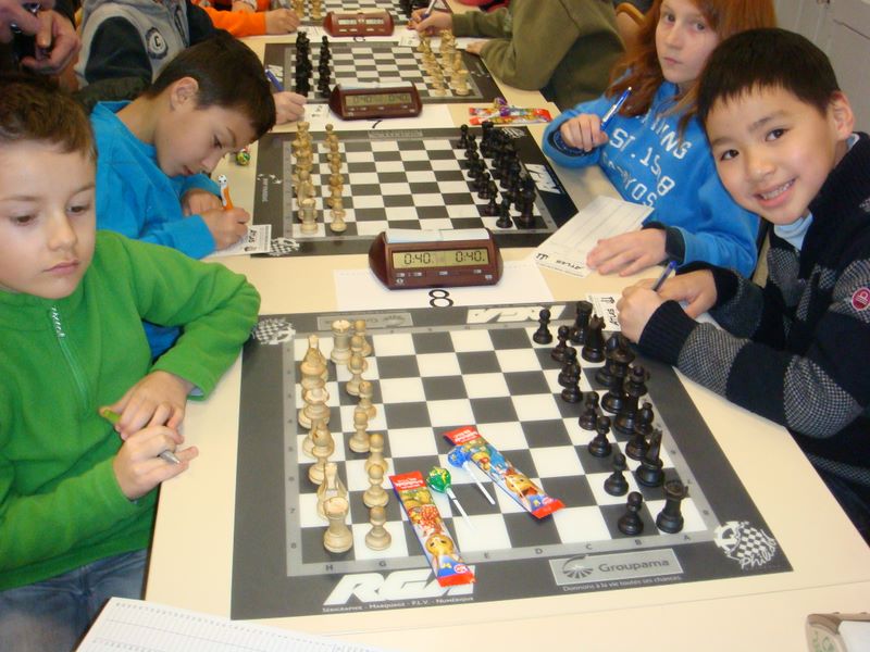 Echecs et Mat en Alsace.Nationale III jeunes.Mulhouse le  17 mars 2013 - Echiquier ledonien dsc07106.jpg (large)