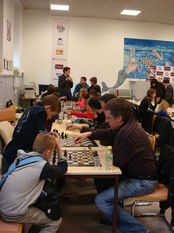 Echecs et Mat en Alsace.Nationale III jeunes.Mulhouse le  17 mars 2013 - Echiquier ledonien dsc07122.jpg (large)