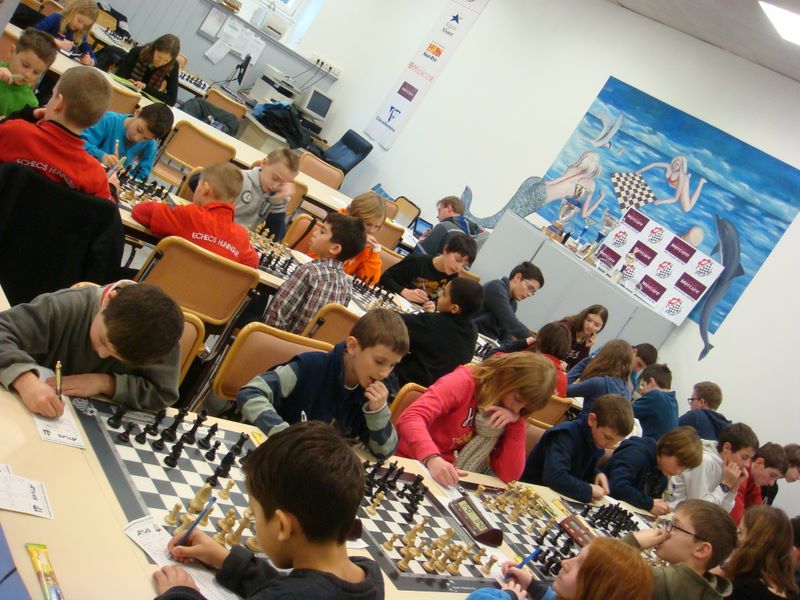 Echecs et Mat en Alsace.Nationale III jeunes.Mulhouse le  17 mars 2013 - Echiquier ledonien dsc07127.jpg (large)
