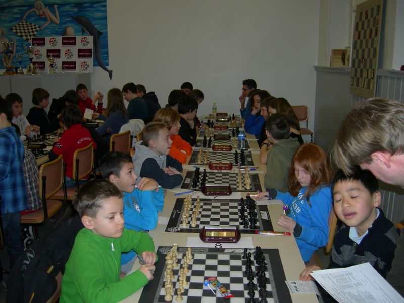 Echecs et Mat en Alsace.Nationale III jeunes.Mulhouse le  17 mars 2013 - Echiquier ledonien dscn3549.jpg (large)