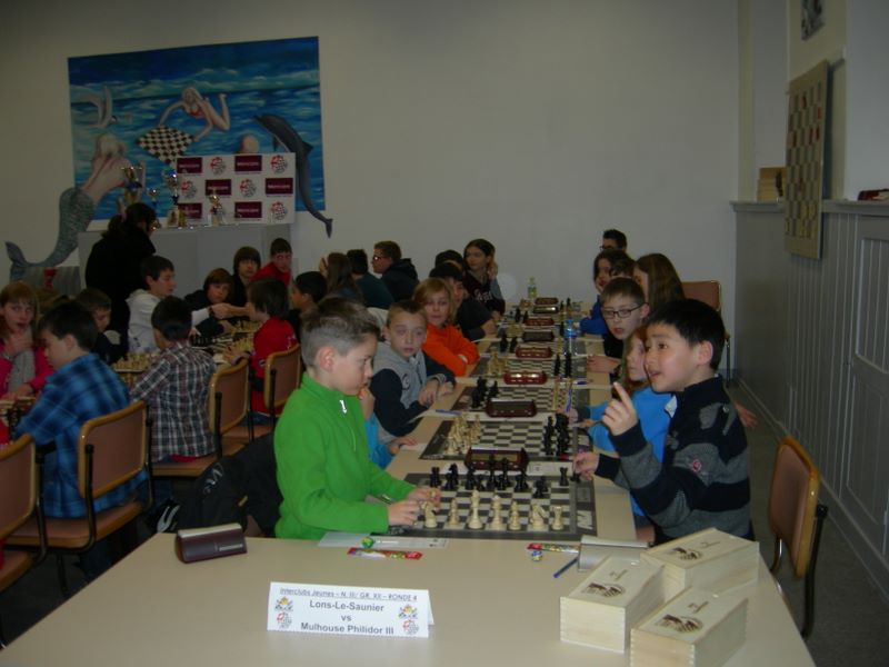 Echecs et Mat en Alsace.Nationale III jeunes.Mulhouse le  17 mars 2013 - Echiquier ledonien dscn3553.jpg (large)
