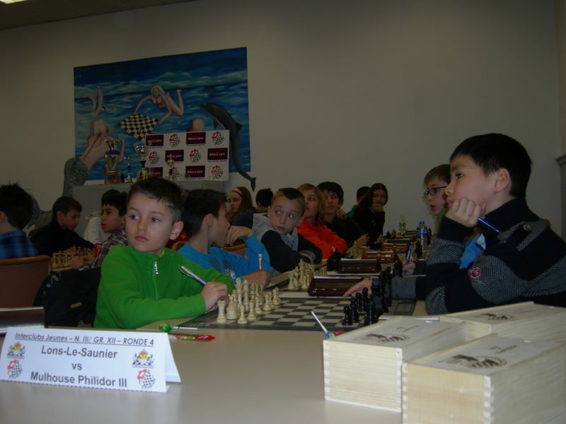 Echecs et Mat en Alsace.Nationale III jeunes.Mulhouse le  17 mars 2013 - Echiquier ledonien dscn3554.jpg (large)