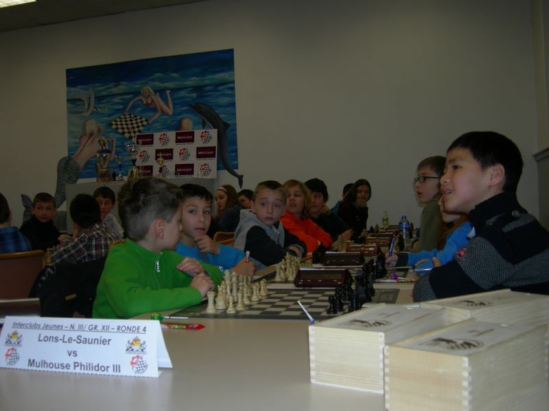 Echecs et Mat en Alsace.Nationale III jeunes.Mulhouse le  17 mars 2013 - Echiquier ledonien dscn3555.jpg (large)
