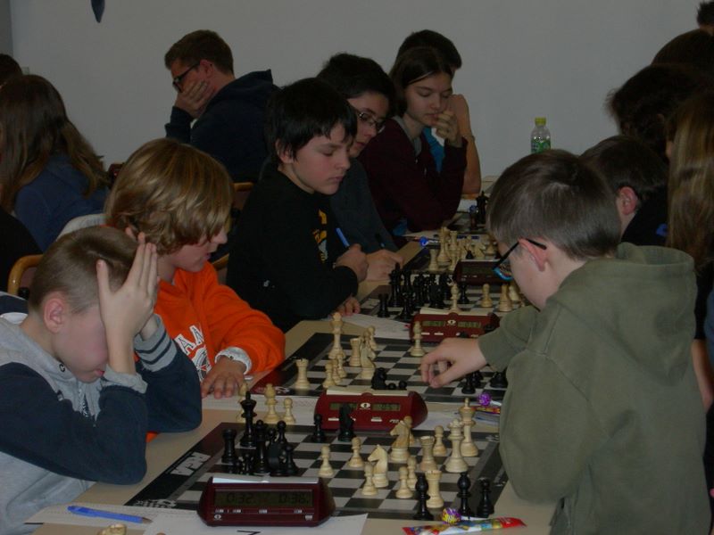 Echecs et Mat en Alsace.Nationale III jeunes.Mulhouse le  17 mars 2013 - Echiquier ledonien dscn3561.jpg (large)