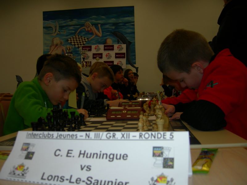 Echecs et Mat en Alsace.Nationale III jeunes.Mulhouse le  17 mars 2013 - Echiquier ledonien dscn3566.jpg (large)