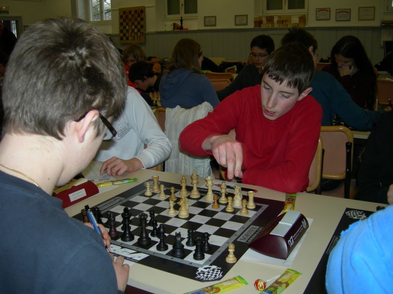 Echecs et Mat en Alsace.Nationale III jeunes.Mulhouse le  17 mars 2013 - Echiquier ledonien dscn3573.jpg (large)