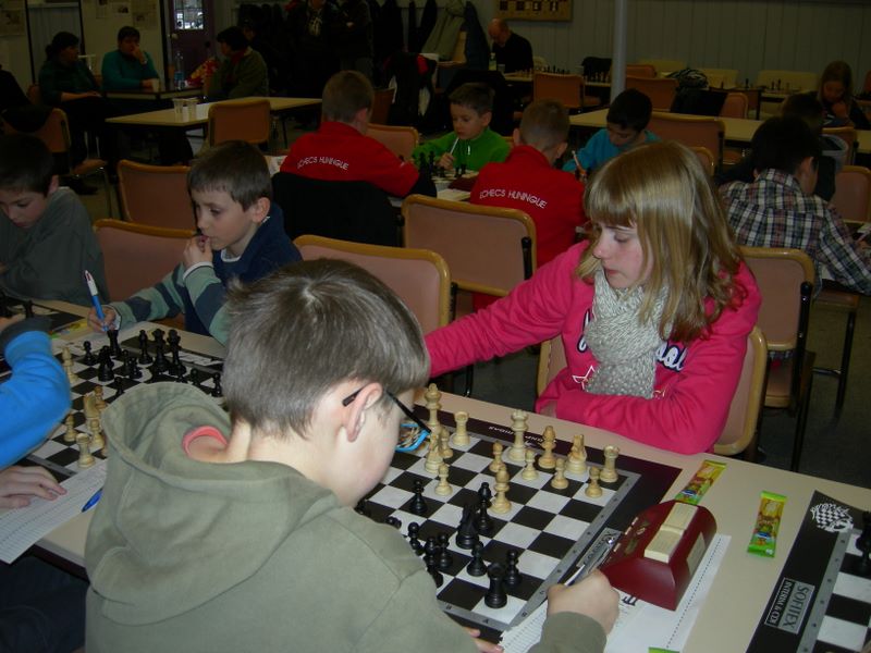 Echecs et Mat en Alsace.Nationale III jeunes.Mulhouse le  17 mars 2013 - Echiquier ledonien dscn3576.jpg (large)