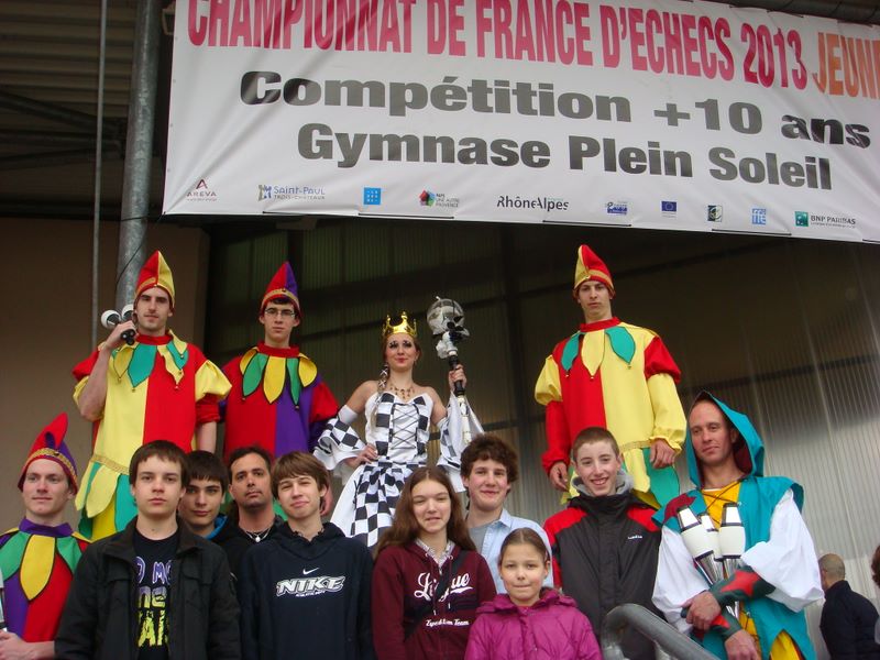 Championnat de France des jeunes 2013. Saint Paul les Trois Châteaux - Echiquier ledonien c_est_qui_les_clowns.jpg (large)