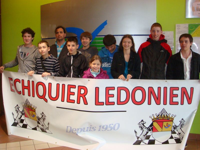 Championnat de France des jeunes 2013. Saint Paul les Trois Châteaux - Echiquier ledonien dsc07169.jpg (large)