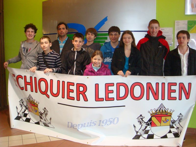 Championnat de France des jeunes 2013. Saint Paul les Trois Châteaux - Echiquier ledonien dsc07171.jpg (large)