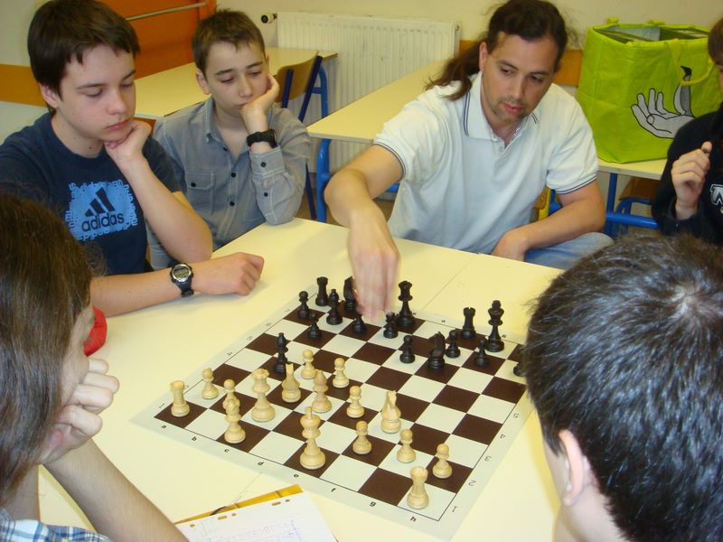 Championnat de France des jeunes 2013. Saint Paul les Trois Châteaux - Echiquier ledonien dsc07197.jpg (large)