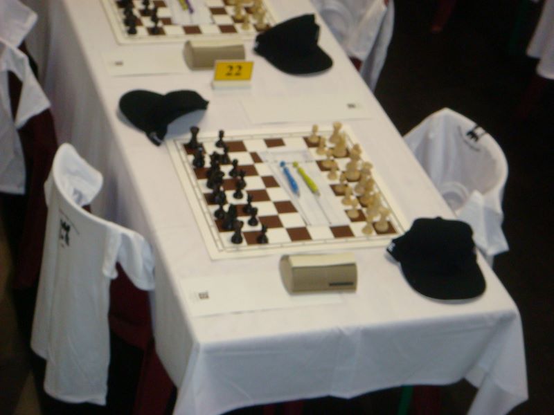 Championnat de France des jeunes 2013. Saint Paul les Trois Châteaux - Echiquier ledonien dsc07202.jpg (large)