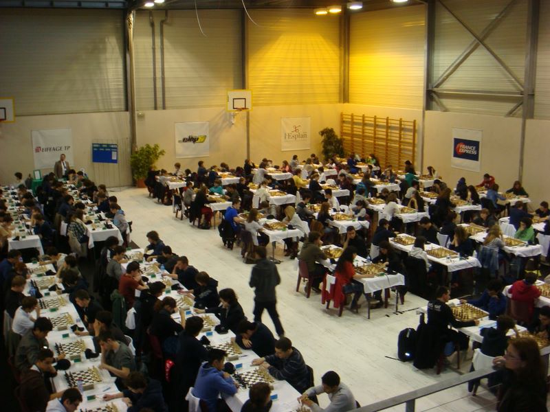 Championnat de France des jeunes 2013. Saint Paul les Trois Châteaux - Echiquier ledonien dsc07213.jpg (large)