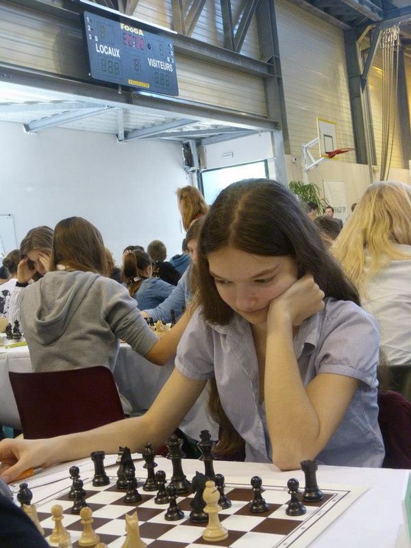 Championnat de France des jeunes 2013. Saint Paul les Trois Châteaux - Echiquier ledonien emily.jpg (large)