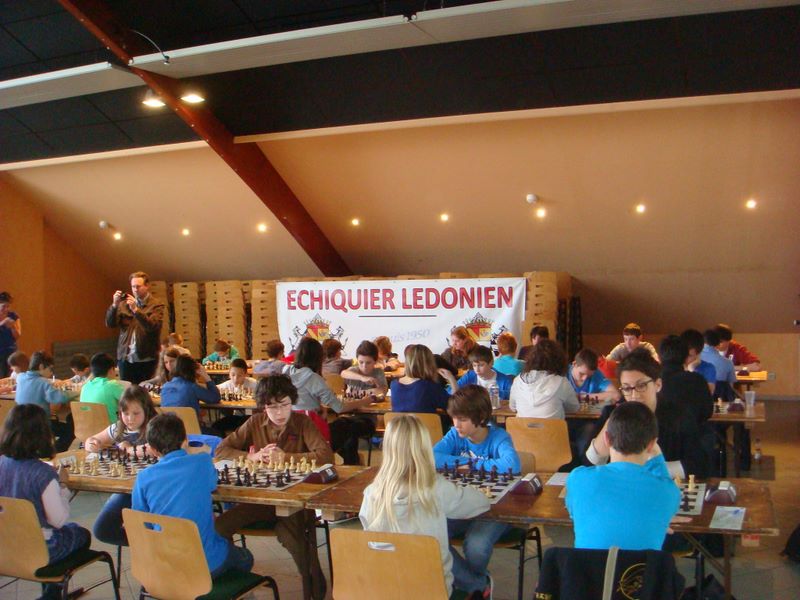 Fin de la Nationale III jeunes, début de la Nationale IV jeunes.Lons le Saunier le 13 avril 2014 - Echiquier ledonien dsc08067.jpg (large)