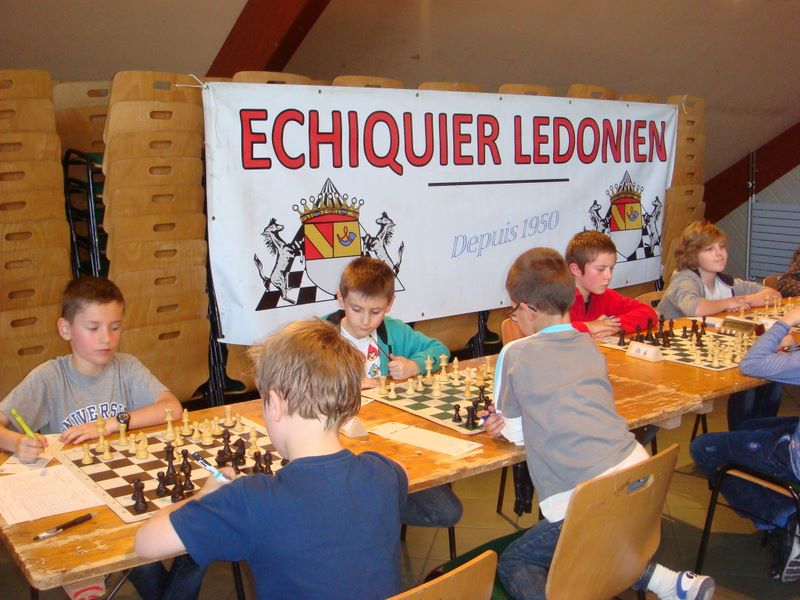 Fin de la Nationale III jeunes, début de la Nationale IV jeunes.Lons le Saunier le 13 avril 2014 - Echiquier ledonien dsc08069.jpg (large)